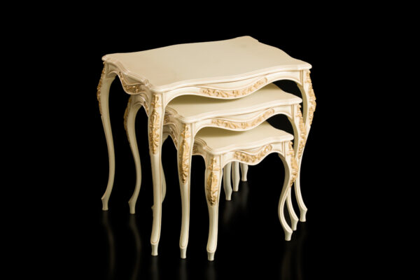 Begonvil Classic Nesting Table Set