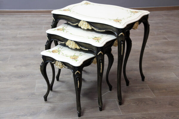 Antik Classic Nesting Table Set