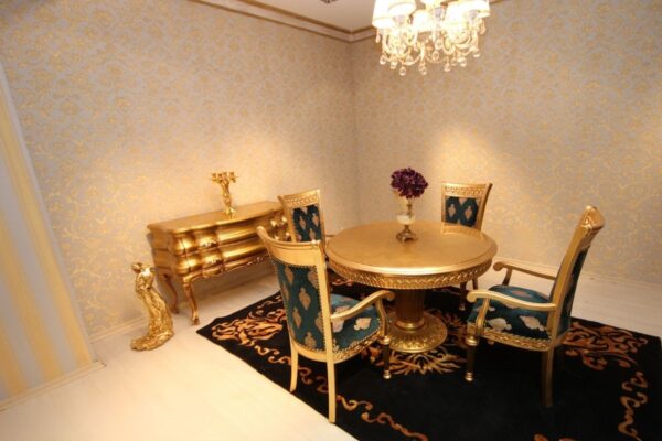 Belinda Classic Kitchen Table